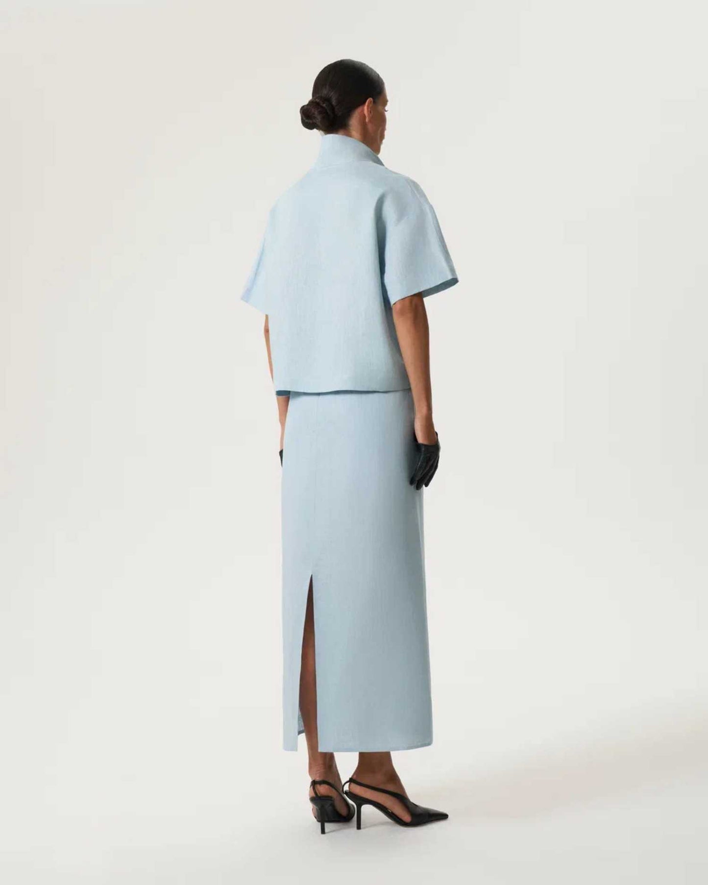 Short linen shirt blue