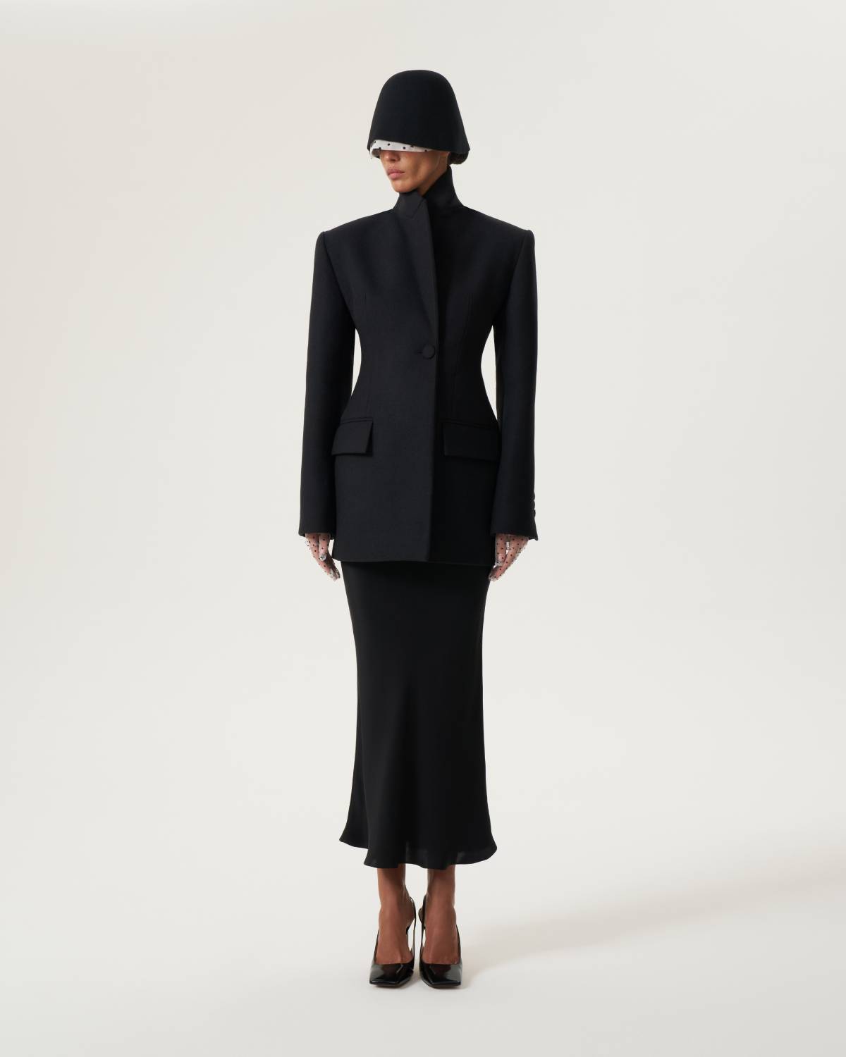 Short fitted black coat