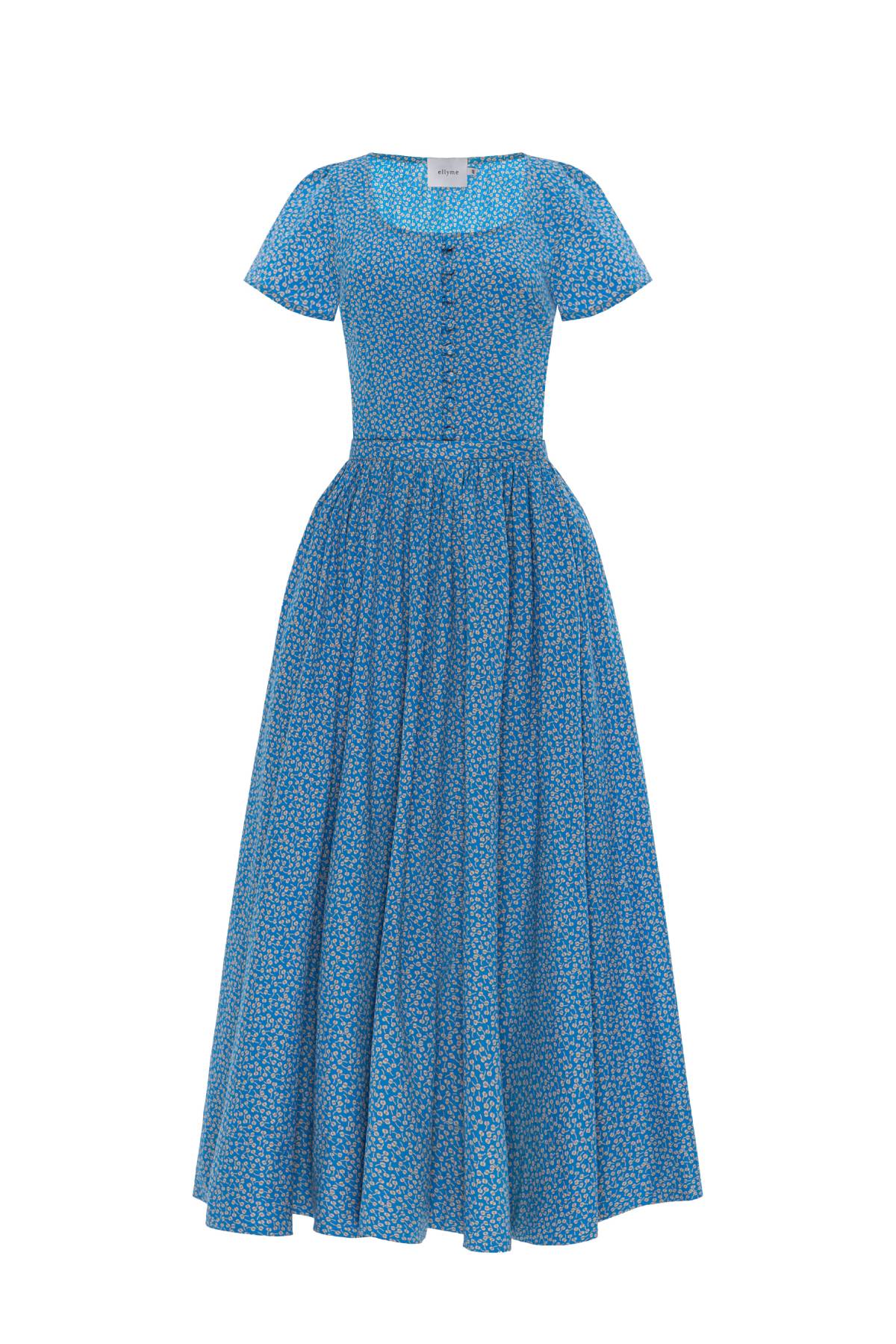 Kate's blouse is blue