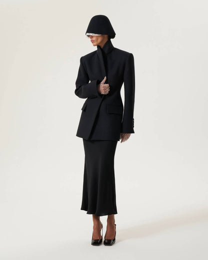Short fitted black coat